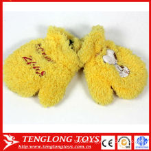 New design children flavor Winter style lovely yellow plush gloves with embroidery
